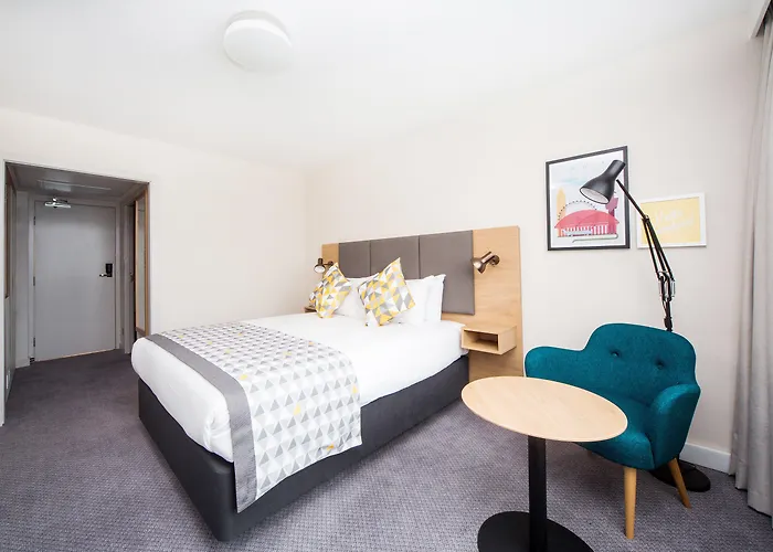 Holiday Inn London - Gatwick Airport By IhgAirport Hotel