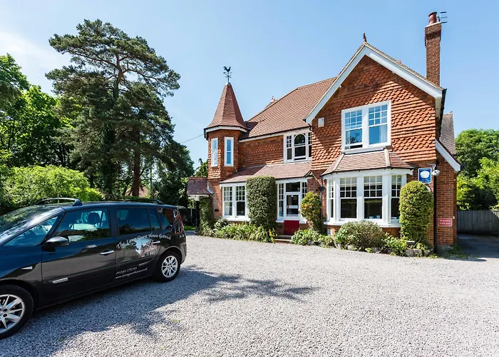 The Lawn Guest House Gatwick Horley 